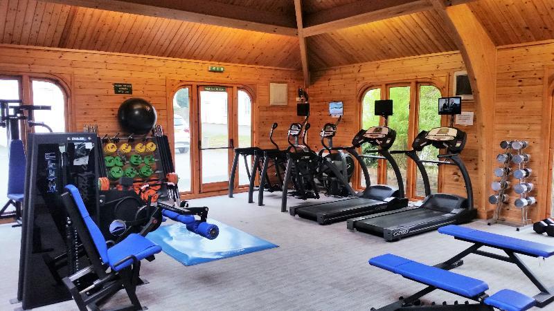 Haughton Hall Hotel & Leisure Club テルフォード エクステリア 写真