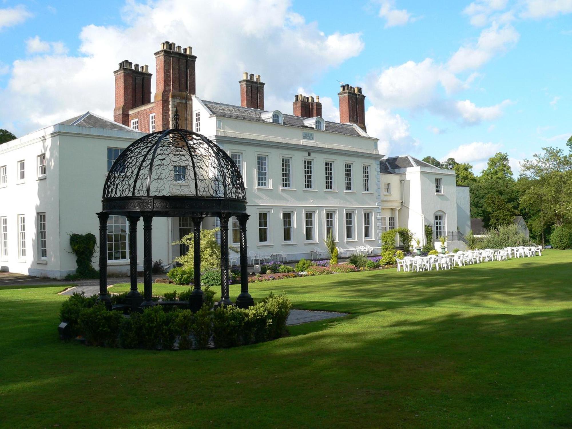Haughton Hall Hotel & Leisure Club テルフォード エクステリア 写真