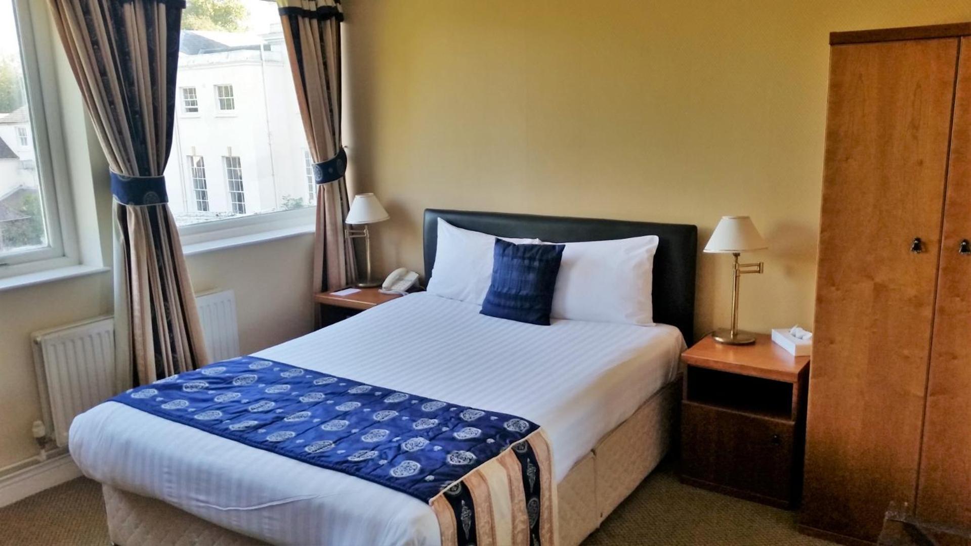 Haughton Hall Hotel & Leisure Club テルフォード エクステリア 写真