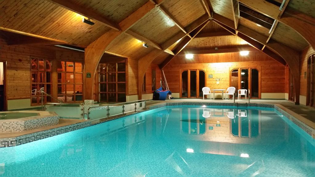 Haughton Hall Hotel & Leisure Club テルフォード エクステリア 写真